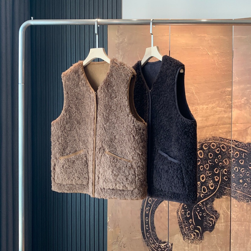 Little Lamb Plush ~ Versatile 100% Reversible Lamb Wool Fluffy, Light and Warm Sleeveless Fur Vest Little Lamb Plush ~ Versatile 100% Reversible Lamb Wool Fluffy, Light and Warm Sleeveless Fur Vest