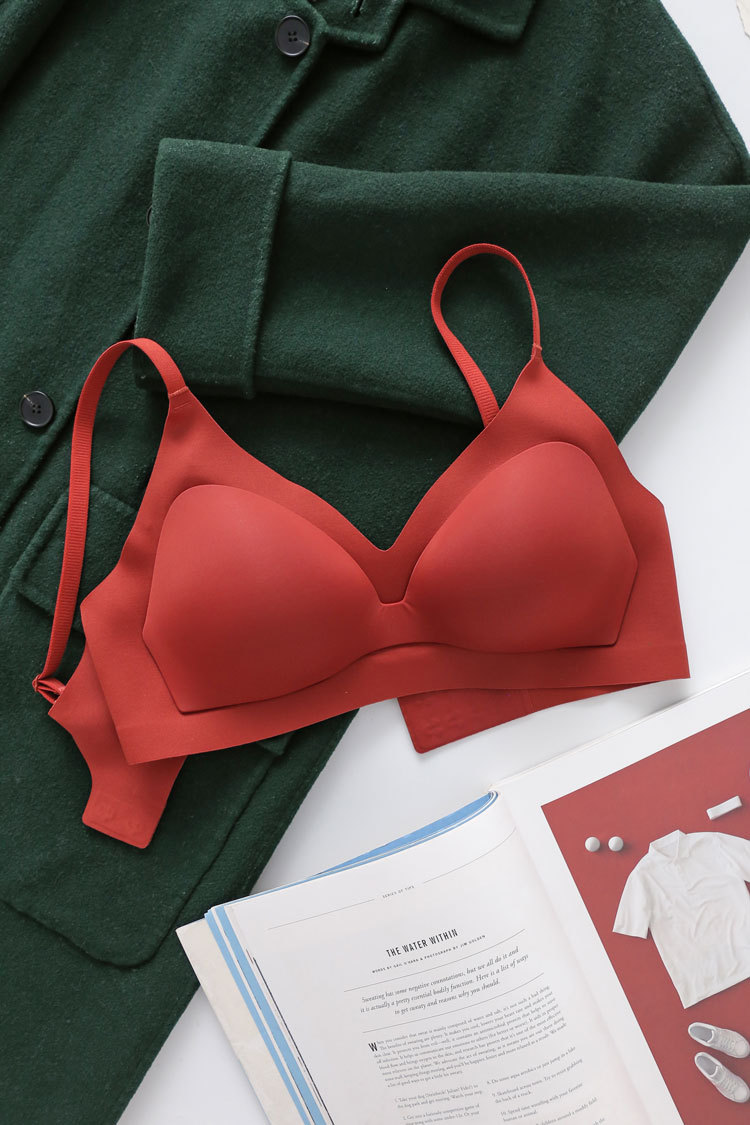 Japonés original cómodo sujetador sin costuras inalámbrico pequeño pecho delgado de una pieza brillante ropa interior sin costuras para las mujeres 853