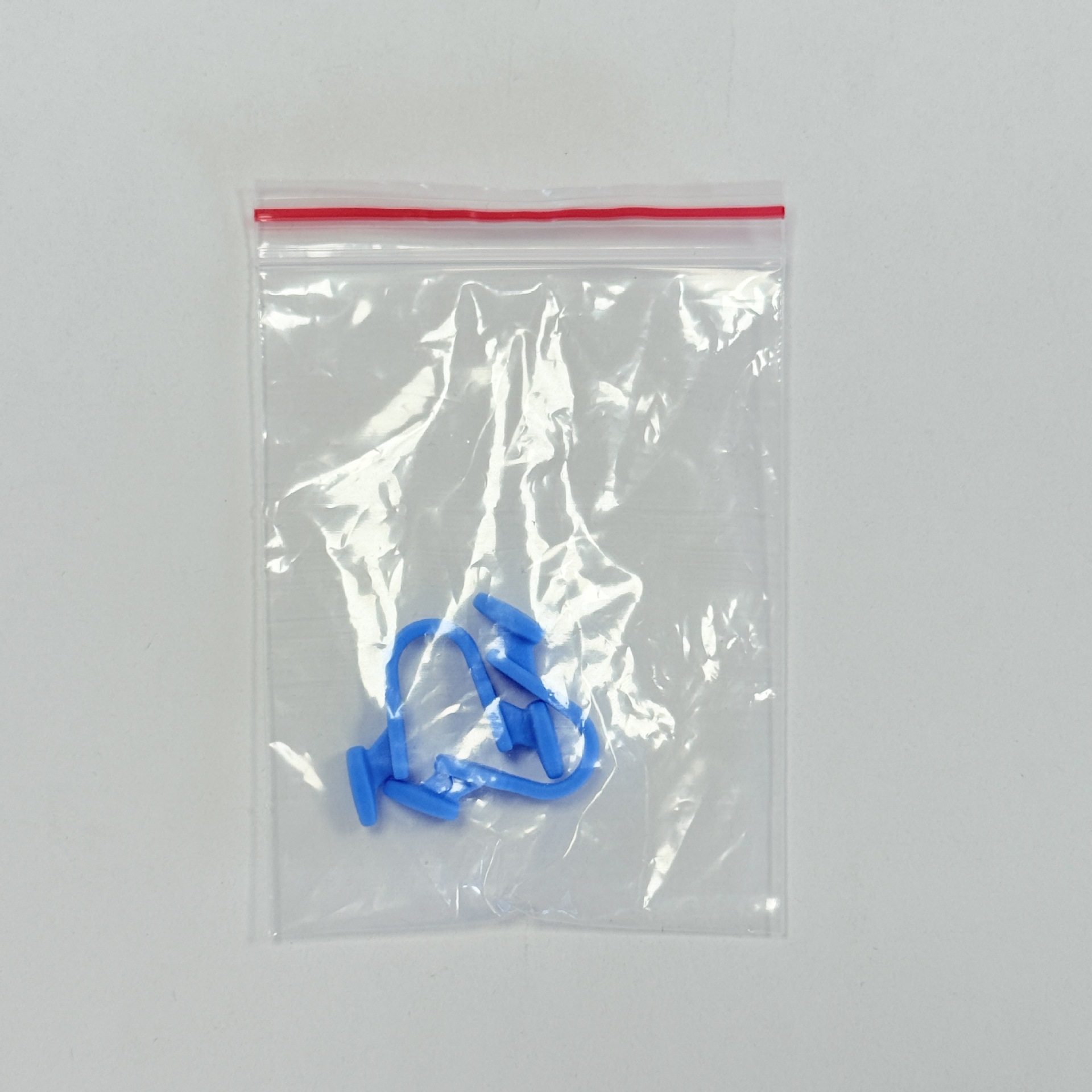 Suministro transfronterizo Mini sujetador de ronquidos elástico de silicona con caja de color Juego completo de ventas directas de fábrica anti-ronquidos