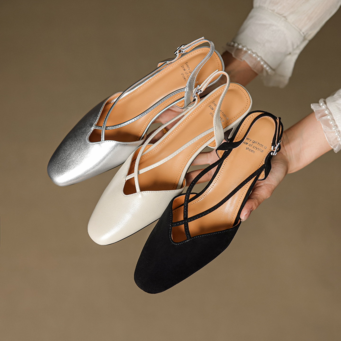 Sandal cao gót nữ mũi kín quai chéo buộc dây phong cách Hàn Quốc — đen