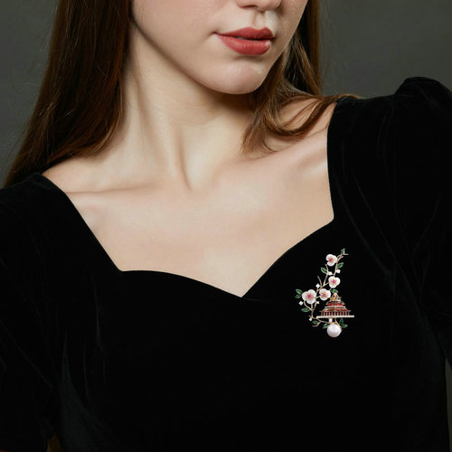 New design sense clothing accessories with natural mother-of-pearl floral qipao Hanfu hairpin featuring Chinese style, tower and Forbidden City motifs