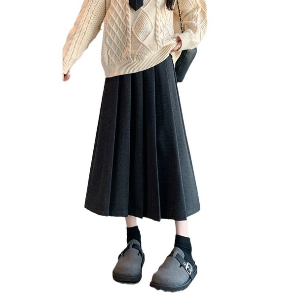 Fitted demi-season pleated skirt
