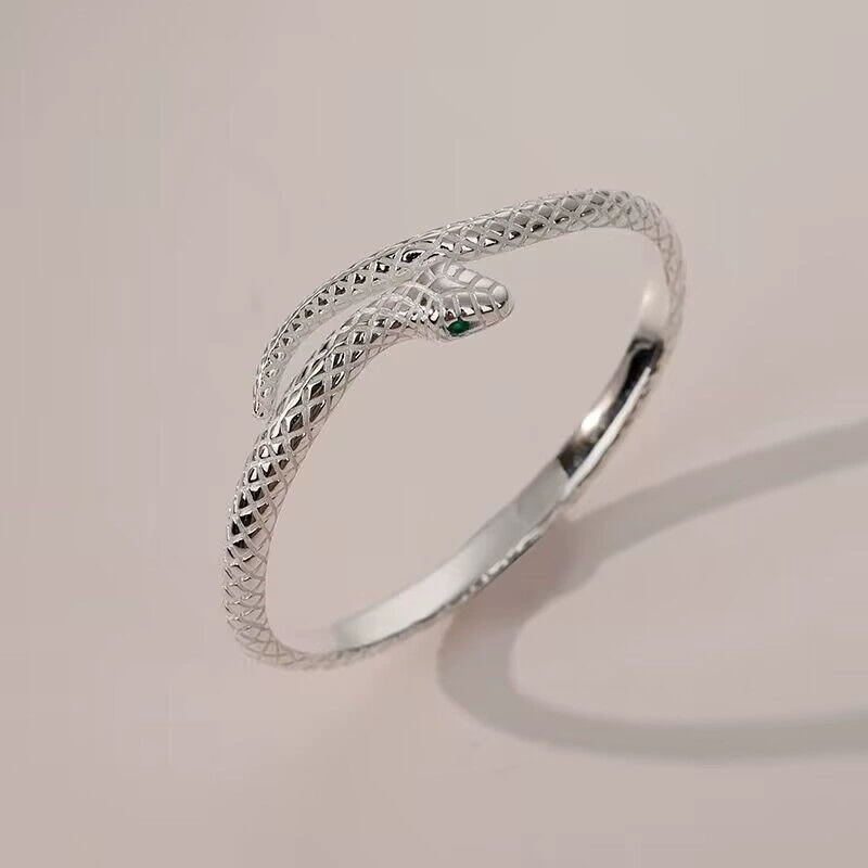 Small design women's bracelet, silver 925 sample, light luxury style