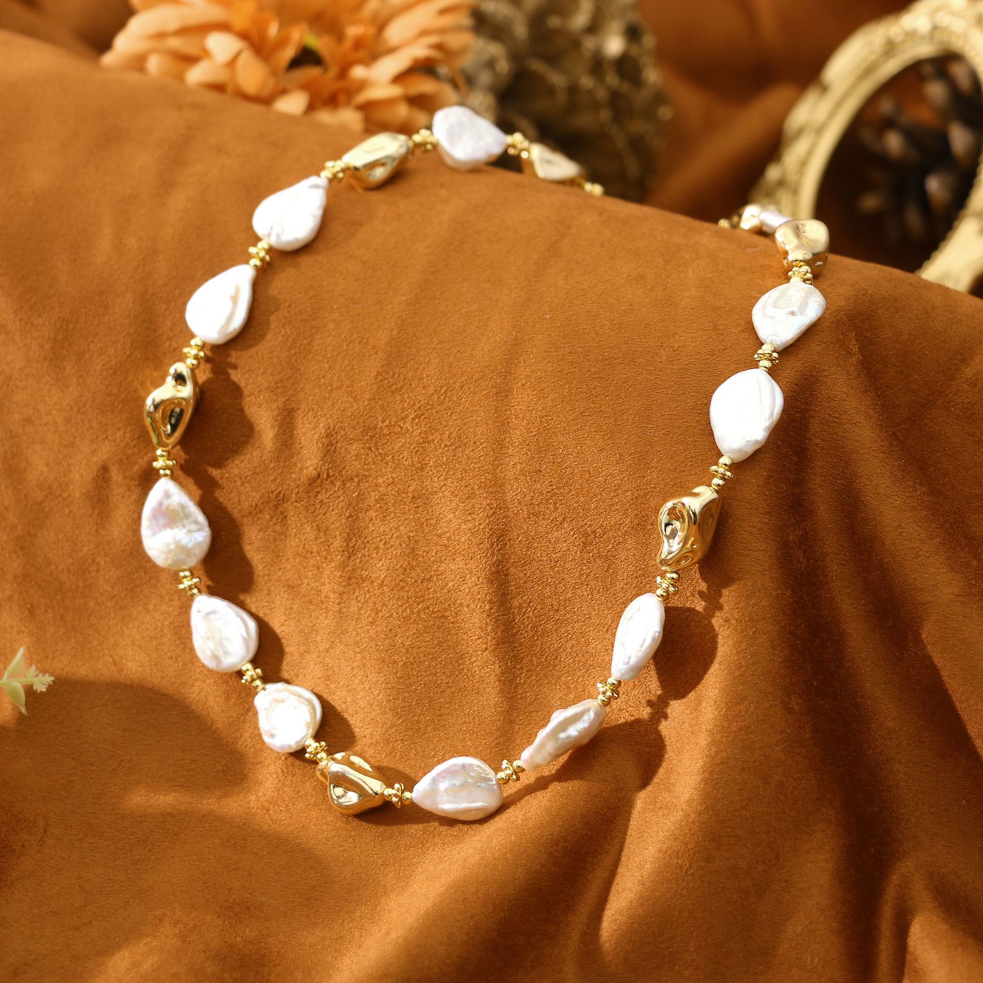 Retro U Shape Freshwater Pearl Copper Beaded Women's Bracelets Necklace display picture 1