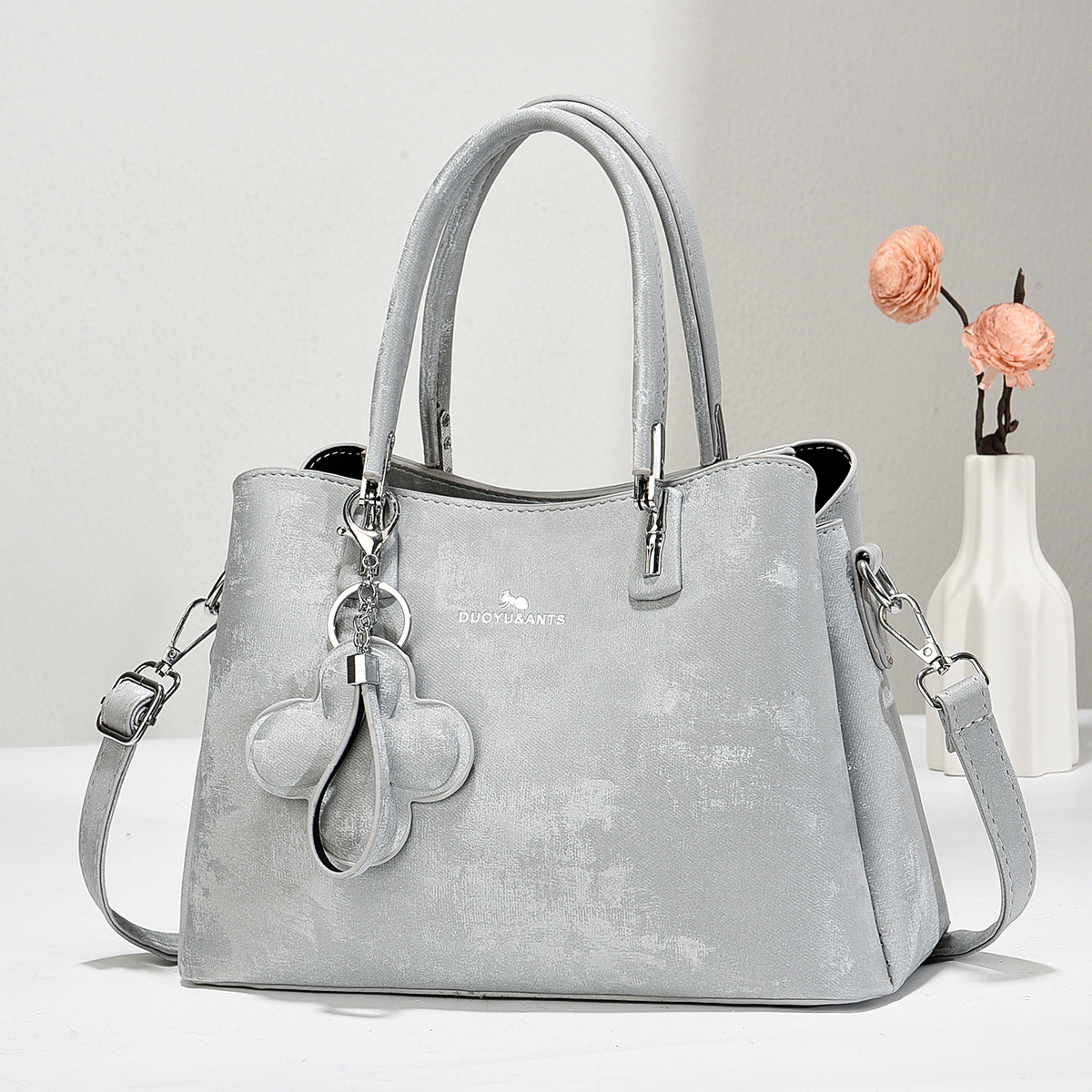 Bolso femenino transfronterizo 2025 nuevo estilo de moda europea y americana retro bolso de mensajero de hombro al por mayor