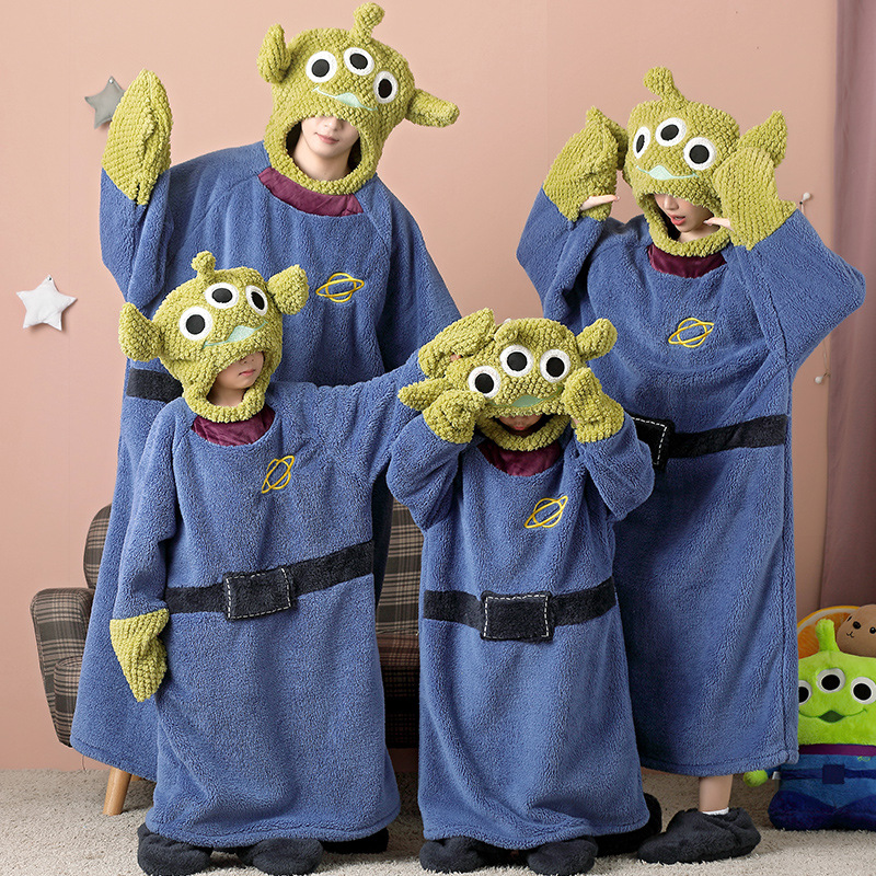 Camisón divertido de tiburón cuidadosamente seleccionado pijamas de una pieza para padres e hijos comercio exterior invierno coral vellón más terciopelo lindo saco de dormir para niños