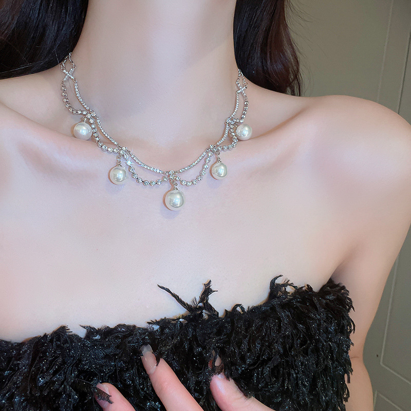 Perle eingelegte Diamant Doppelschicht Französisch Licht Luxus High-End-Gefühl Schlüsselbein Kette modisches Temperament_voghion.com