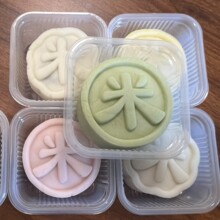 50g中秋新款米月饼流心冰皮雪月饼定制OEM贴牌代工糕点店批发厂家