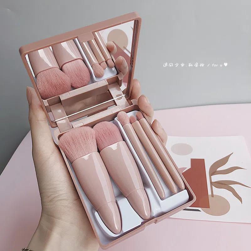 5-piece makeup brush set, eyeshadow, blush, lip brush, loose powder brush, portable with mirror, beauty tools for cross-border use Application Scenario