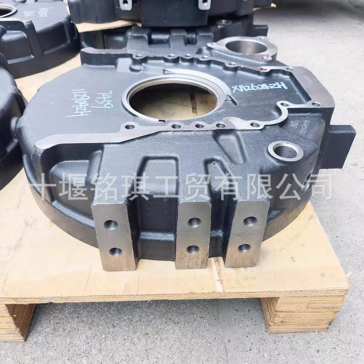 Suitable for Cummins 6D114 Engine Flywheel Housing, Construction Machinery Excavator Flywheel Housing 3917459