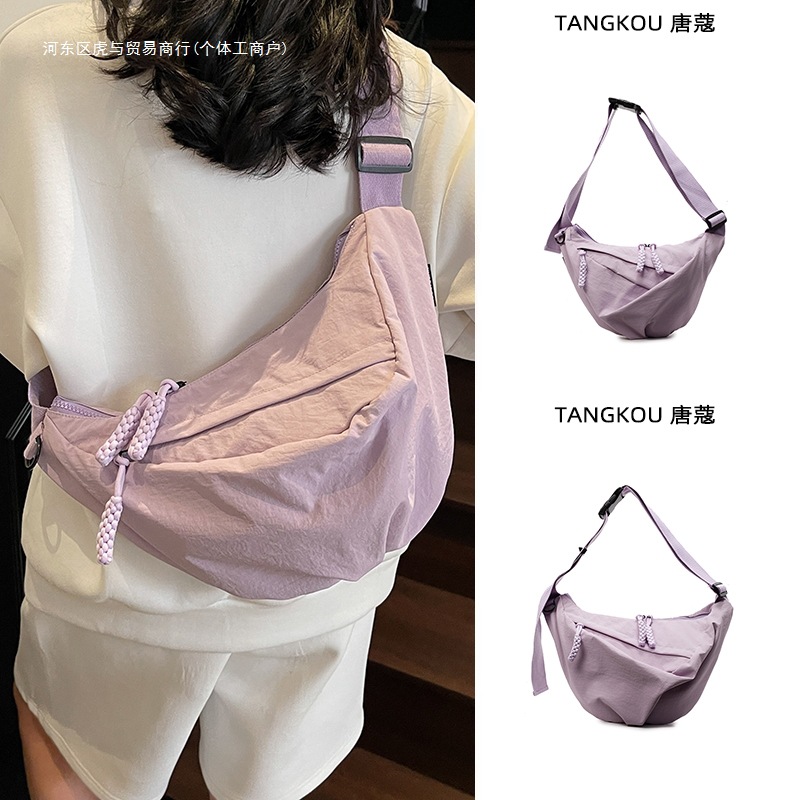 大容量饺子包女新款轻便宽带斜挎包尼龙帆布通勤包运动骑行包