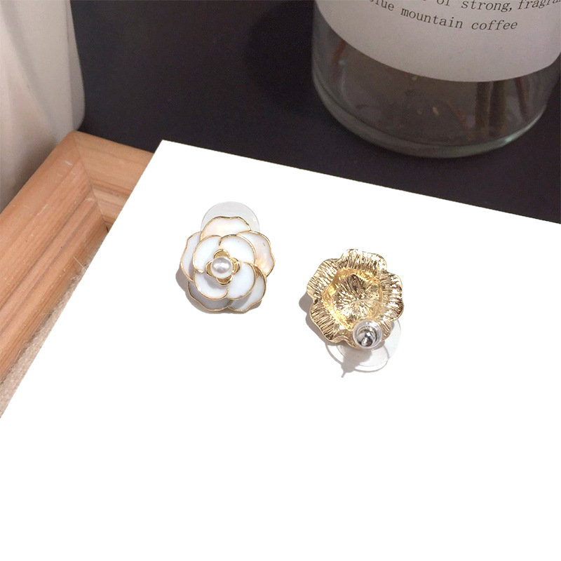 Korean New Asymmetric Full Diamond Flower Earrings display picture 4