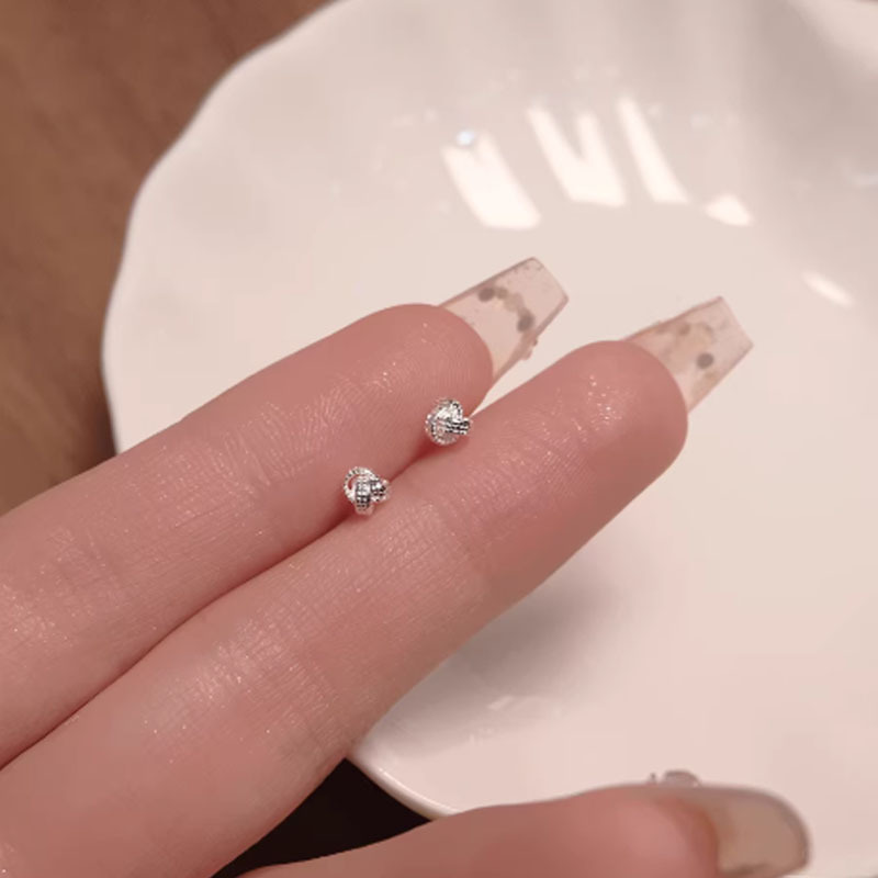 24-hour Sleep Earrings – These Hypoallergenic Sleep Studs Stay Gentle Day And Night. Smooth Titanium Flat Backs Mean No Pressure, Perfect For Healing_voghion.com