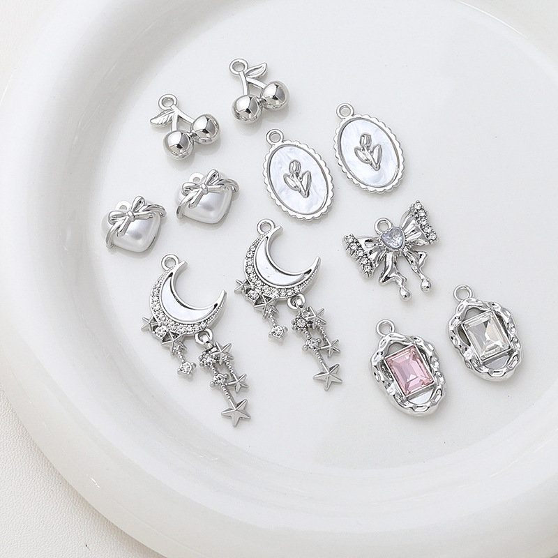 5g Weight Pendant Jewelry Making Type DIY Jewelry Accessories Classification 1 Piece Quantity Alloy Material Heart Shape, Bow Knot Pattern Plating Design Retro, Simple Style Style 1 Piece Alloy Heart Shape Bow Knot Pendant 4