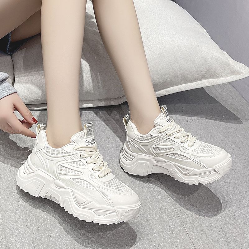 Zapatos de moda para mujeres 2024 nueva primavera y otoño versátil con suela gruesa zapatos de estilo portugués explosivo zapatos deportivos pequeños