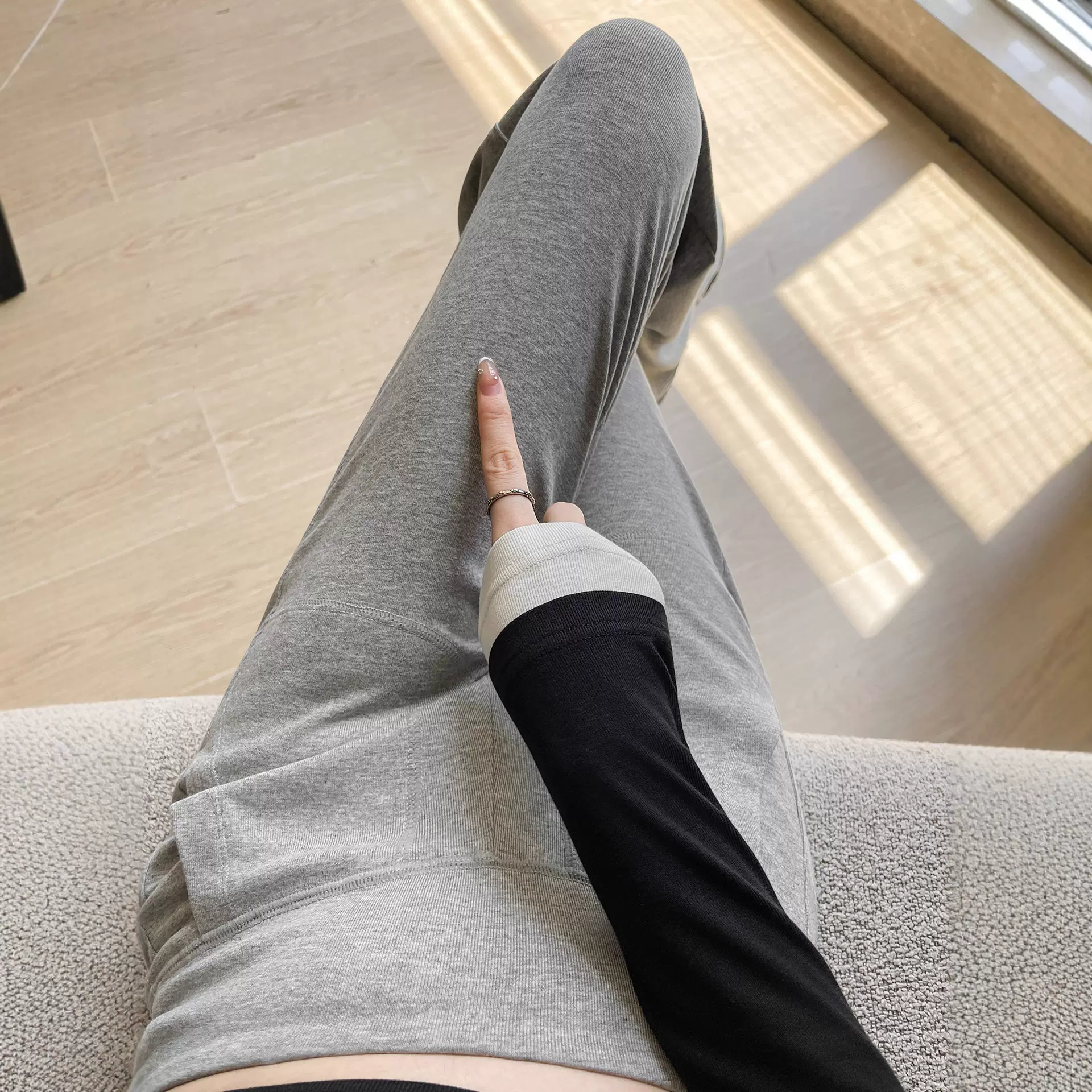 浅灰色美式复古微喇裤女2025秋季新款高腰显瘦运动裤慵懒休闲裤子