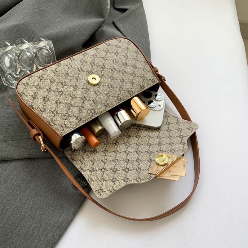 2024 nueva moda extranjera hombro brazalete simple bolso de viaje de moda bolso cuadrado hermoso mochila casual para mujeres