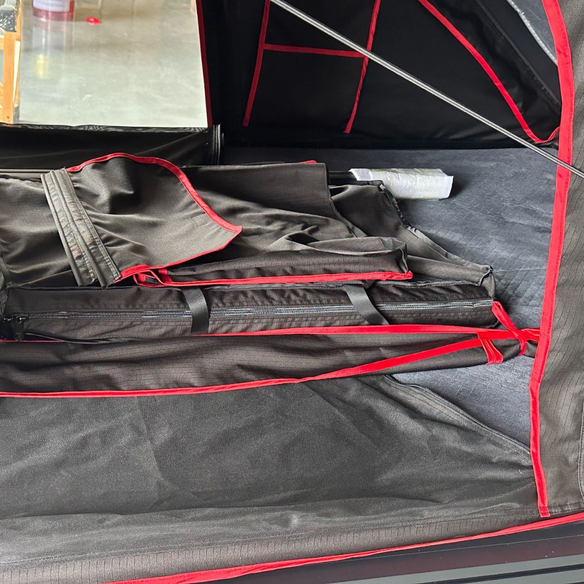 Carpa de techo automática de aleación de aluminio auto-conductora al aire libre RV plegable a prueba de agua camping viaje