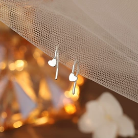 耳钉;项链;戒指