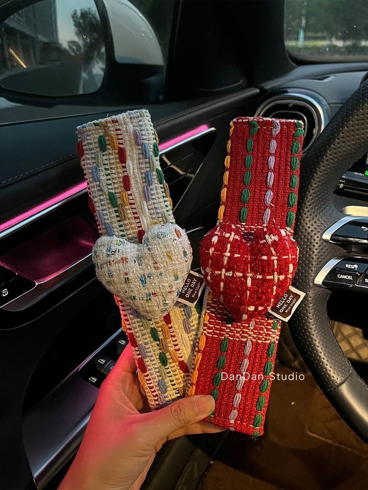 Car Seat Belt Shoulder Cover, Cute and High-End Female Car Decorative Protective Cover, Anti-Stranglehold Car Interior Accessories