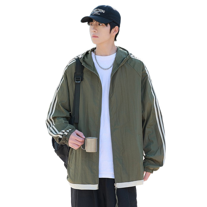 Fuente de fabricantes de seda de hielo chaqueta solar para hombres y mujeres de verano nuevo anti-UV de manga larga chaqueta con capuchón ligera