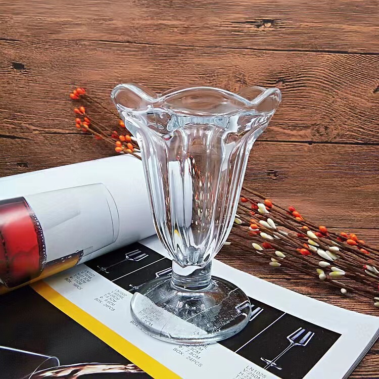 Hot selling creative flower ice cream cup ice cream cup glass milkshake machine press cup thickened juice cup Candlestick Cup