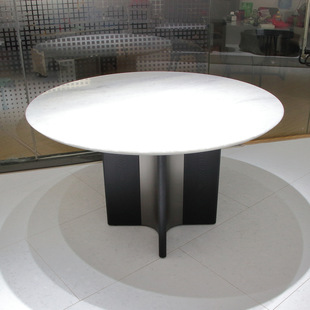 ��Ȼ���o�������A����ʯ�����߼��к�լ�e���߶˴���ʯ�A�����