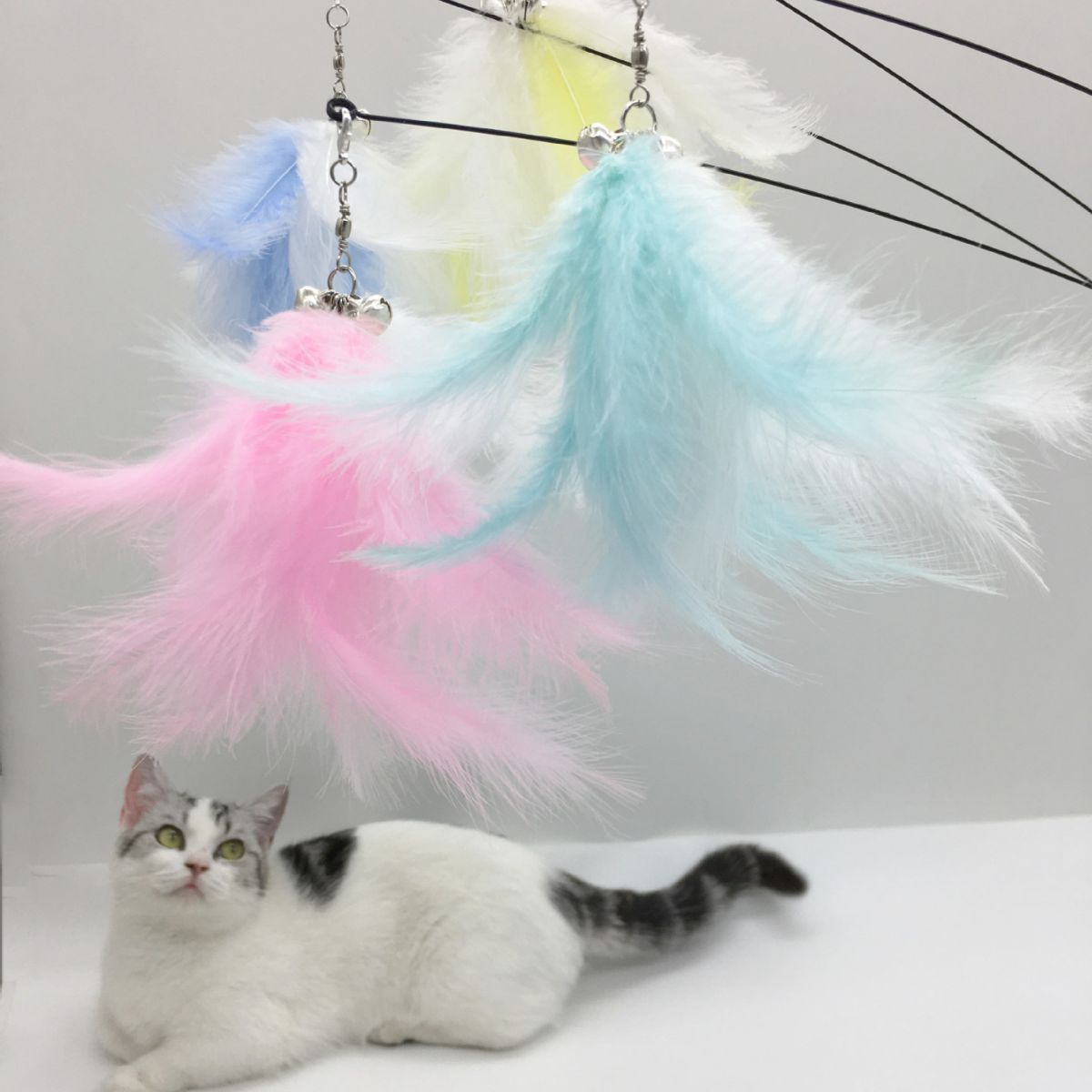 고양이 장난감 긴로드 와이어 벨트 벨 푹신한 깃털 교체 헤드 인터랙티브 셀프 하이 애완 동물 용품
