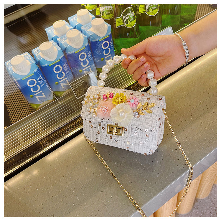 Girl'S Cloth Flower Bow Knot Cute Sequins Pearls Square Lock Clasp Crossbody Bag display picture 2
