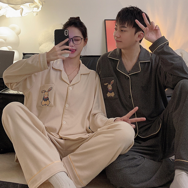 Bonita pareja de conejos pijamas de mujeres otoño y invierno nuevo estilo de alta calidad sensación de terciopelo más terciopelo conjunto de ropa cálida para el hogar de hombres