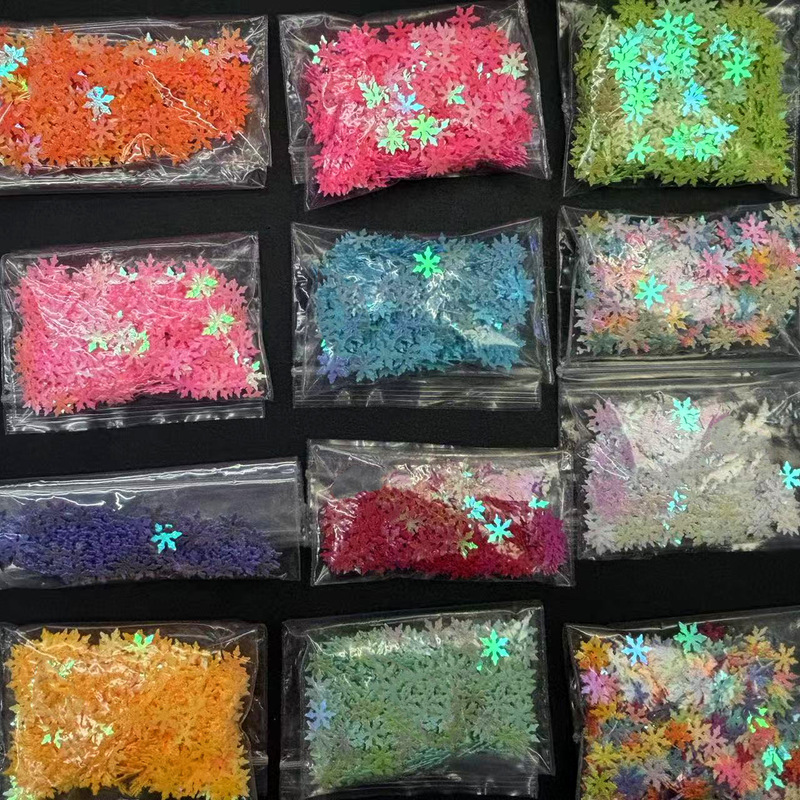 Exquisite Christmas nail ornaments Christmas tree snowflake sequins diy nail nail patch mixed color wholesale Exquisite Christmas nail ornaments Christmas tree snowflake sequins diy nail nail patch mixed color wholesale