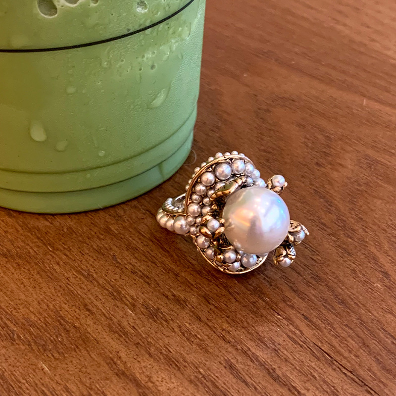 French Retro Floral Pearl Ring Elegant Palace Style Finger Ring_voghion.com