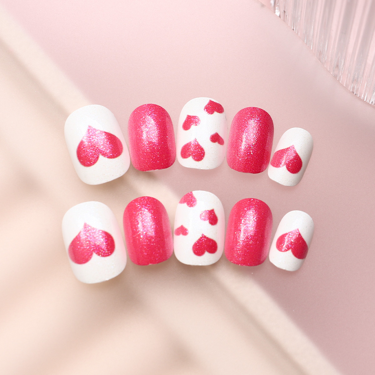 Juego de 24 piezas de uñas postizas para niños con diseño de dibujos animados, desmontables con adhesivo y exquisito diseño.