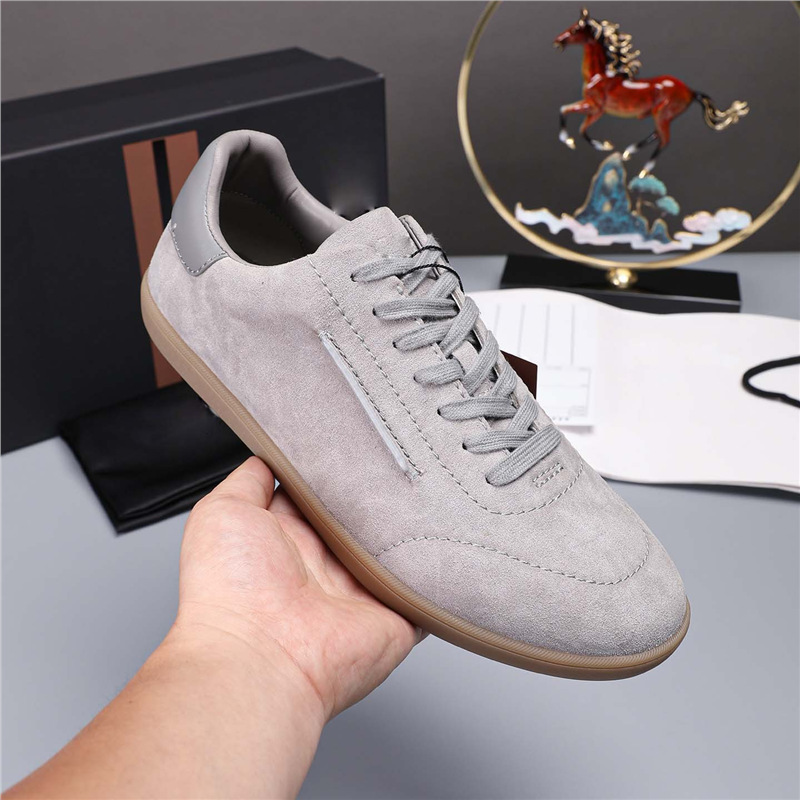 Nuevos zapatos de cuero transpirables de hombre europeos, zapatos cómodos de cuero esmerilado, zapatos de entrenamiento alemanes de todos los días, zapatos casuales, zapatos retrógrados, moda.
