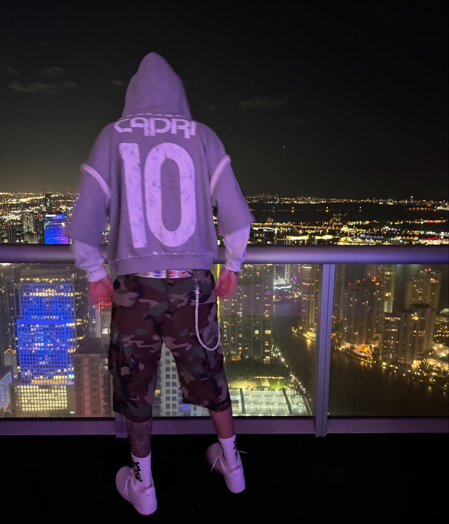 Herrenbekleidung Europäischer und amerikanischer amerikanischer Straßenbuchstaben-Charakterdruck Loses, lässiges Langarm-Kapuzenpullover-Sweatshirt_voghion.com