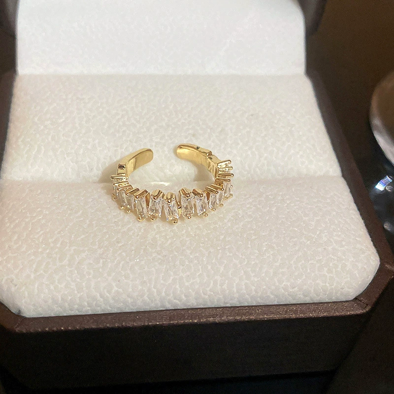 П fashionable ring with zircon?