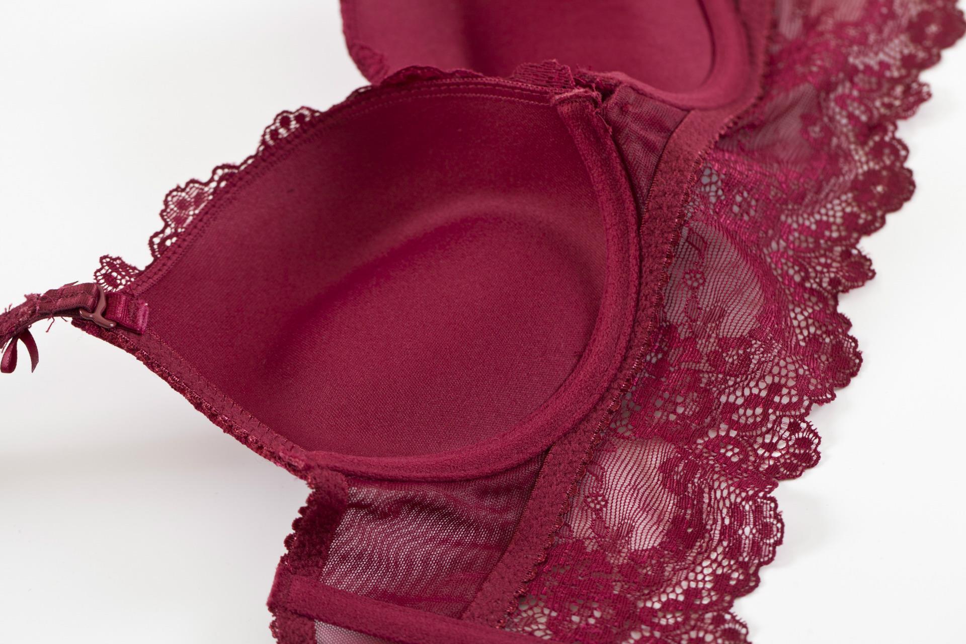 Conjunto de sutiã e calcinha em renda para mulher sexy_voghion.com