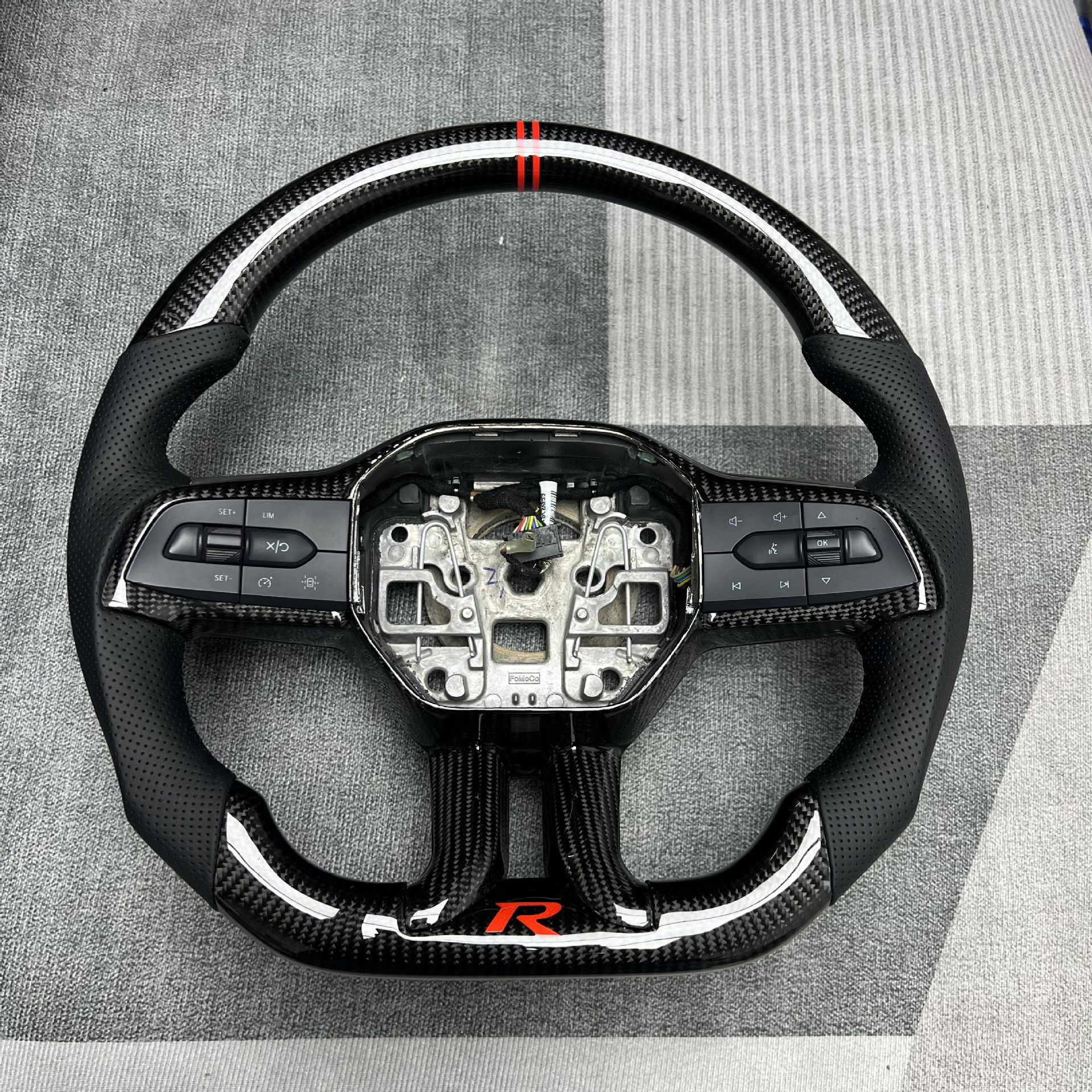 Car Steering Wheel Customization Suitable for Maserati Ghibli Carbon Fiber Flat-Bottom Steering Wheel Modification