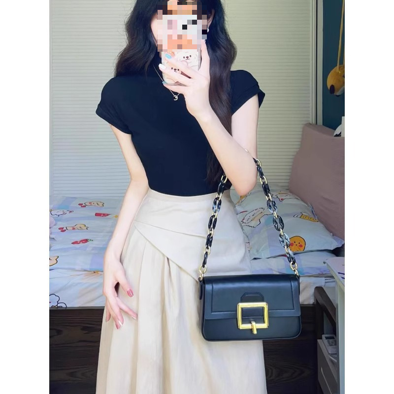 今年人気のツーピーススカート、ニッチな黒のトップスとスカート、ストリートスタイルの年齢軽減ファッションスーツ、夏の新作|undefined
