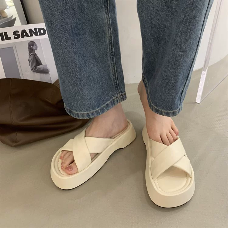 Slippers platform, footwear, beach slide for leisure, 2023 collection, Korean style