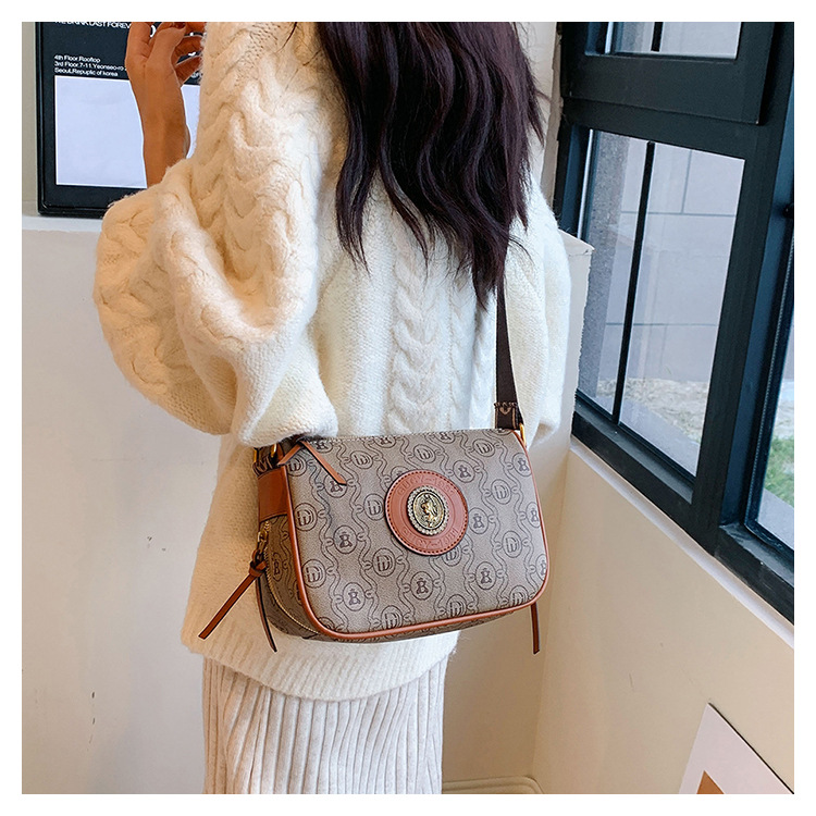Women's Shoulder Bag With Antique Print And Wide Strap Small_voghion.com