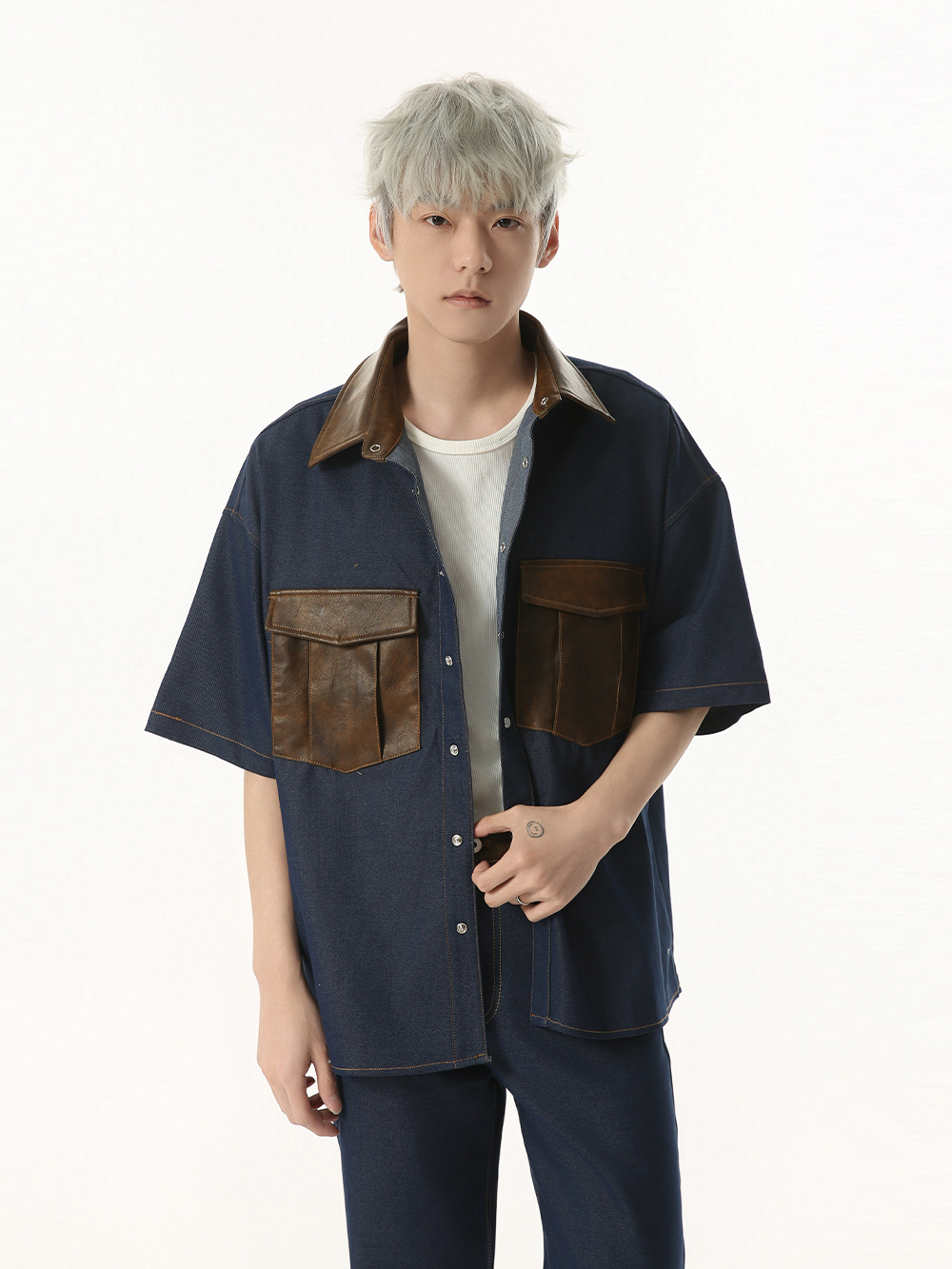 MTLCLOTHES Hombres| Nueva moda americana nicho color contrastante empalme PU cuero retro conjunto de camisa de trabajo