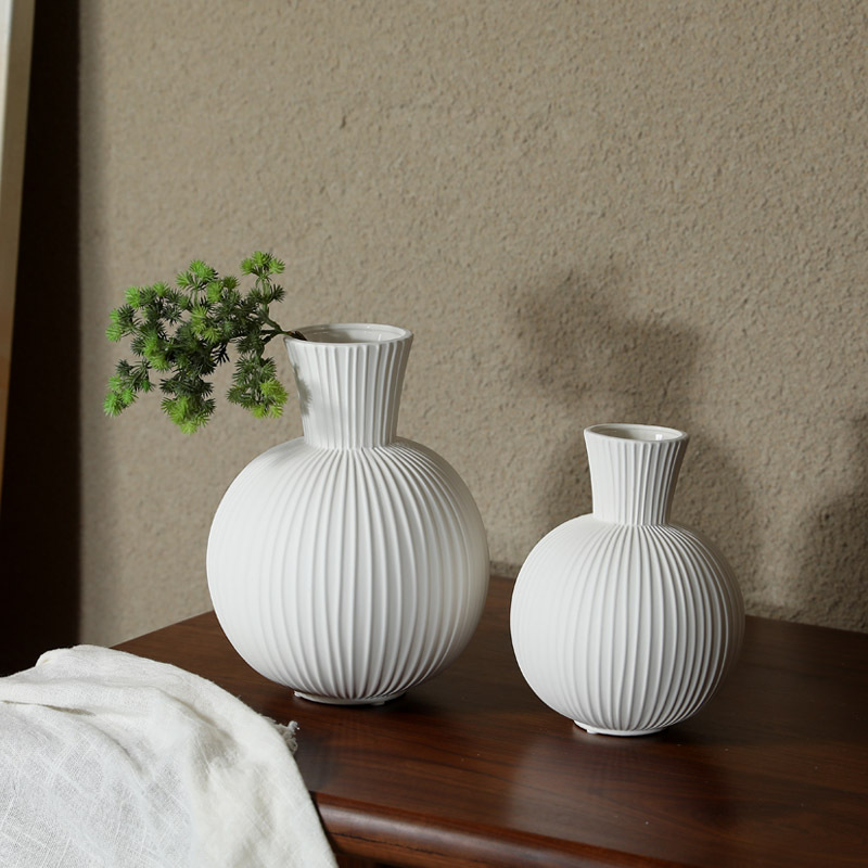 Ins viento nórdico simple a rayas jarrón de cerámica arreglos florales secos decoraciones para el hogar adornos blancos flores al por mayor
