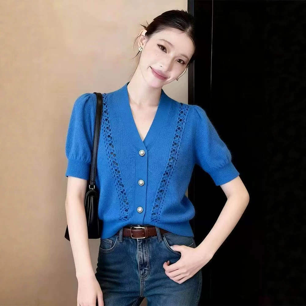 Áo cardigan len dệt kim họa tiết rỗng màu xanh Klein — Xanh da trờicolor chi tiết 5