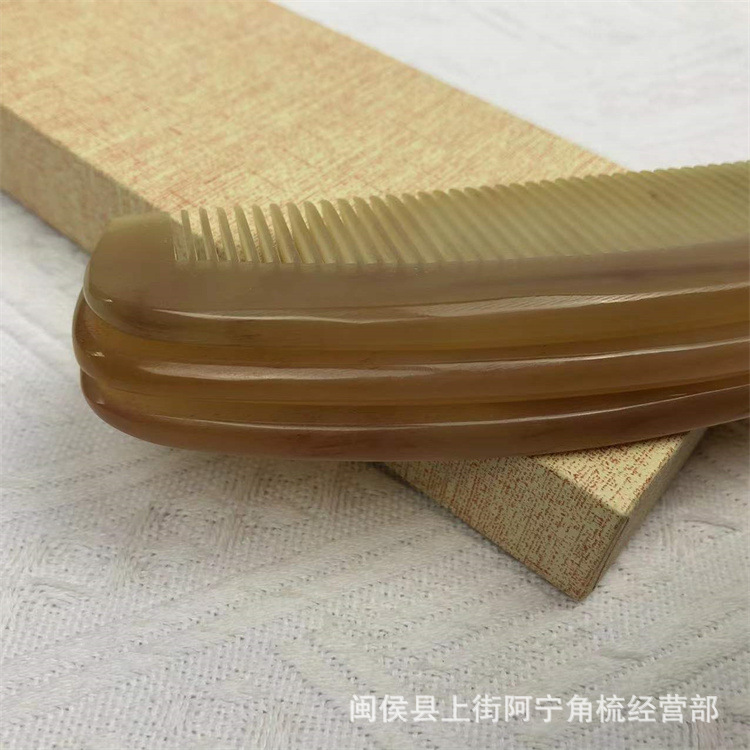 Goat Horn Comb Wide Tooth Hair Comb 17cm Scalp Massage Comb for Daily Hair Care key features