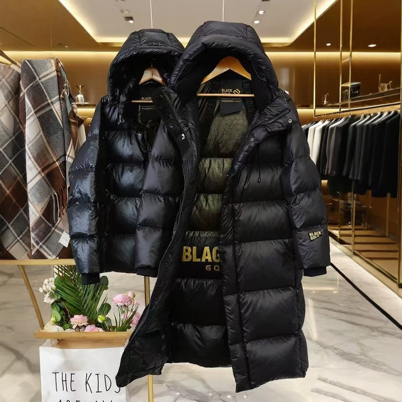 High-end black and gold goose down jacket, 2026 winter over-the-knee long style, ultra-thick warm extreme cold weather coat, unisex High-end black and gold goose down jacket, 2026 winter over-the-knee long style, ultra-thick warm extreme cold weather coat, unisex