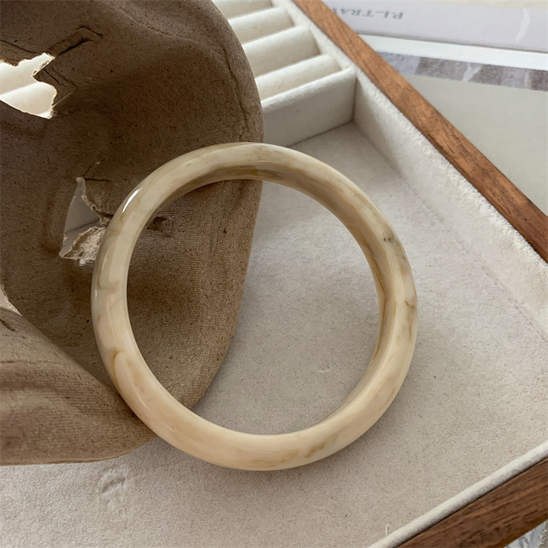 23g Weight Acrylic Pendant Material Bangle Classification Arylic Chain Material 1 Piece Quantity Banquet, Party, Street Occasion Acrylic Material Solid Color Pattern Women's Gender Retro, Streetwear Style Retro Streetwear Solid Color Acrylic Bangles Wholesale 17