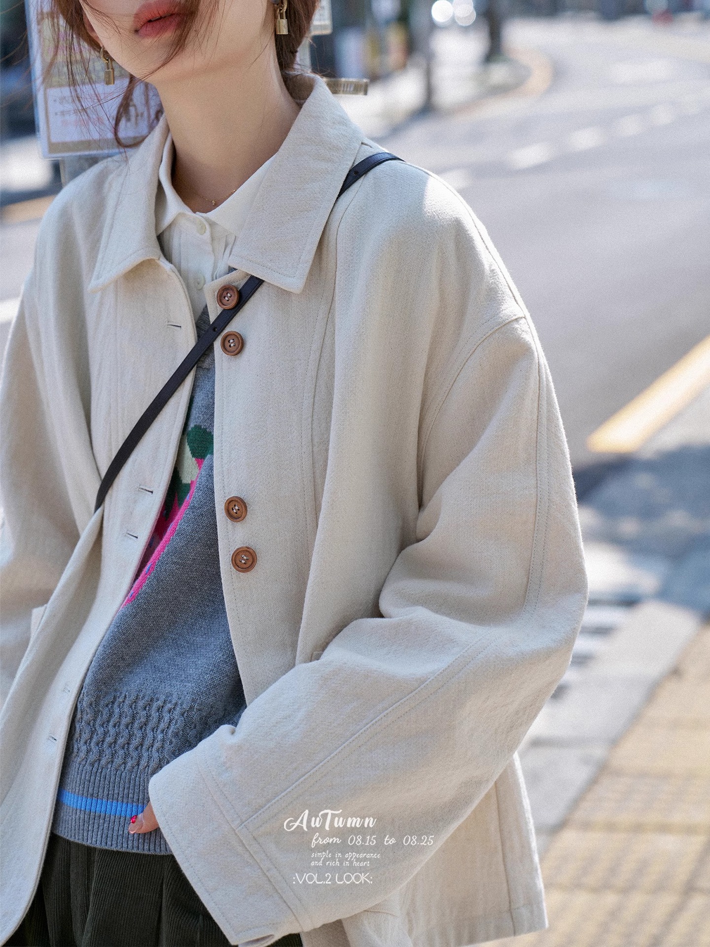 Qadın üçün qısa trench palto və blazer, teksturalı parça
