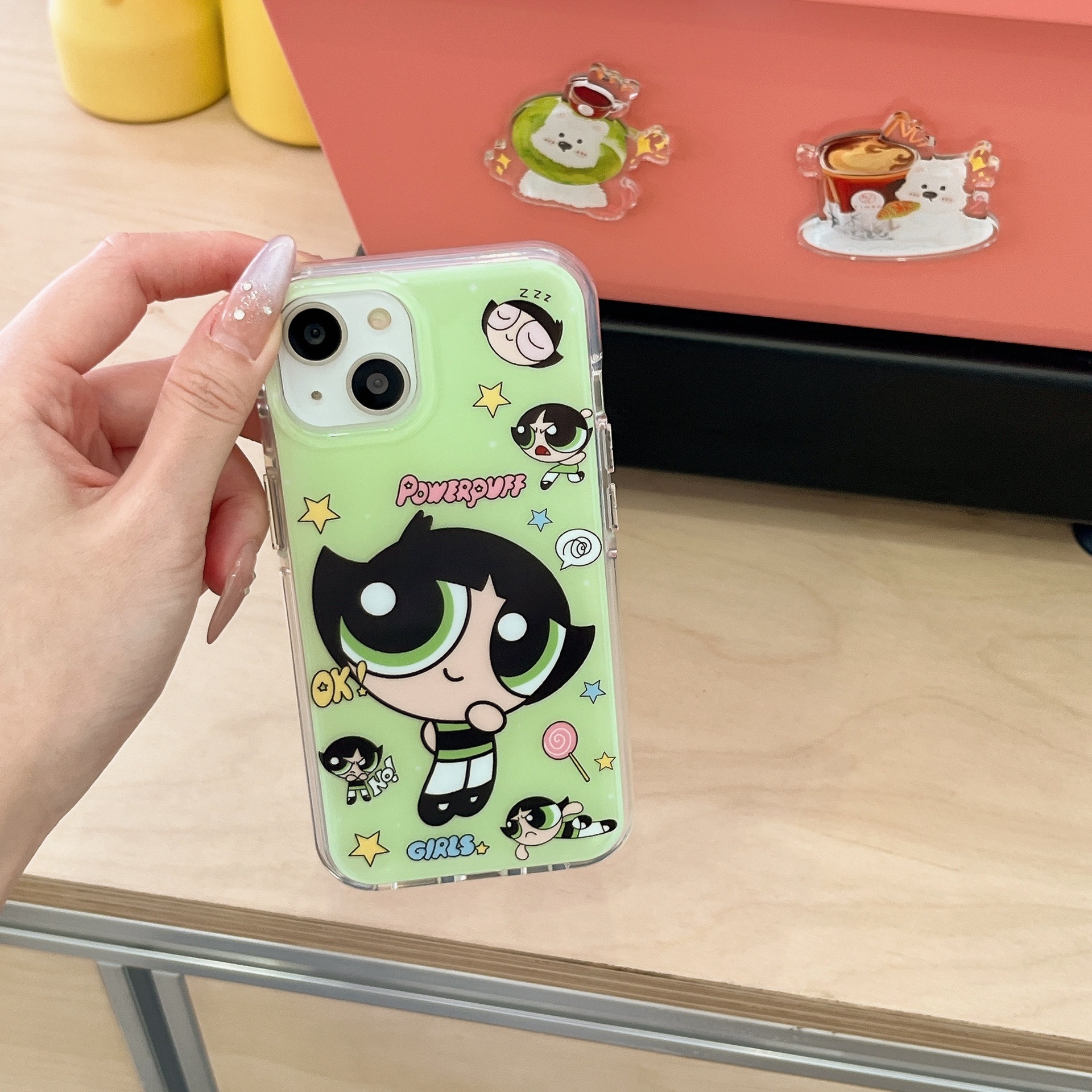 Divertida chica de dibujos animados usando iPhone16ProMax gafas estéreo 15 Apple 14 funda para teléfono 13 nuevo 16