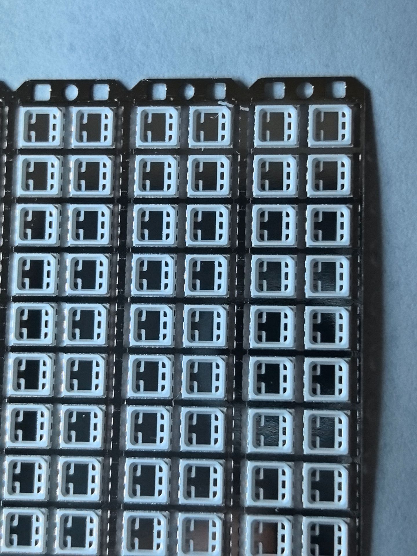 ３０３０RGB－５P正面